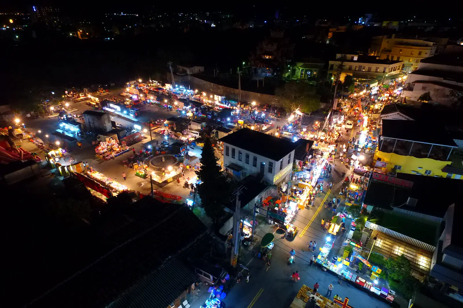 恆春周日夜市的高空夜景