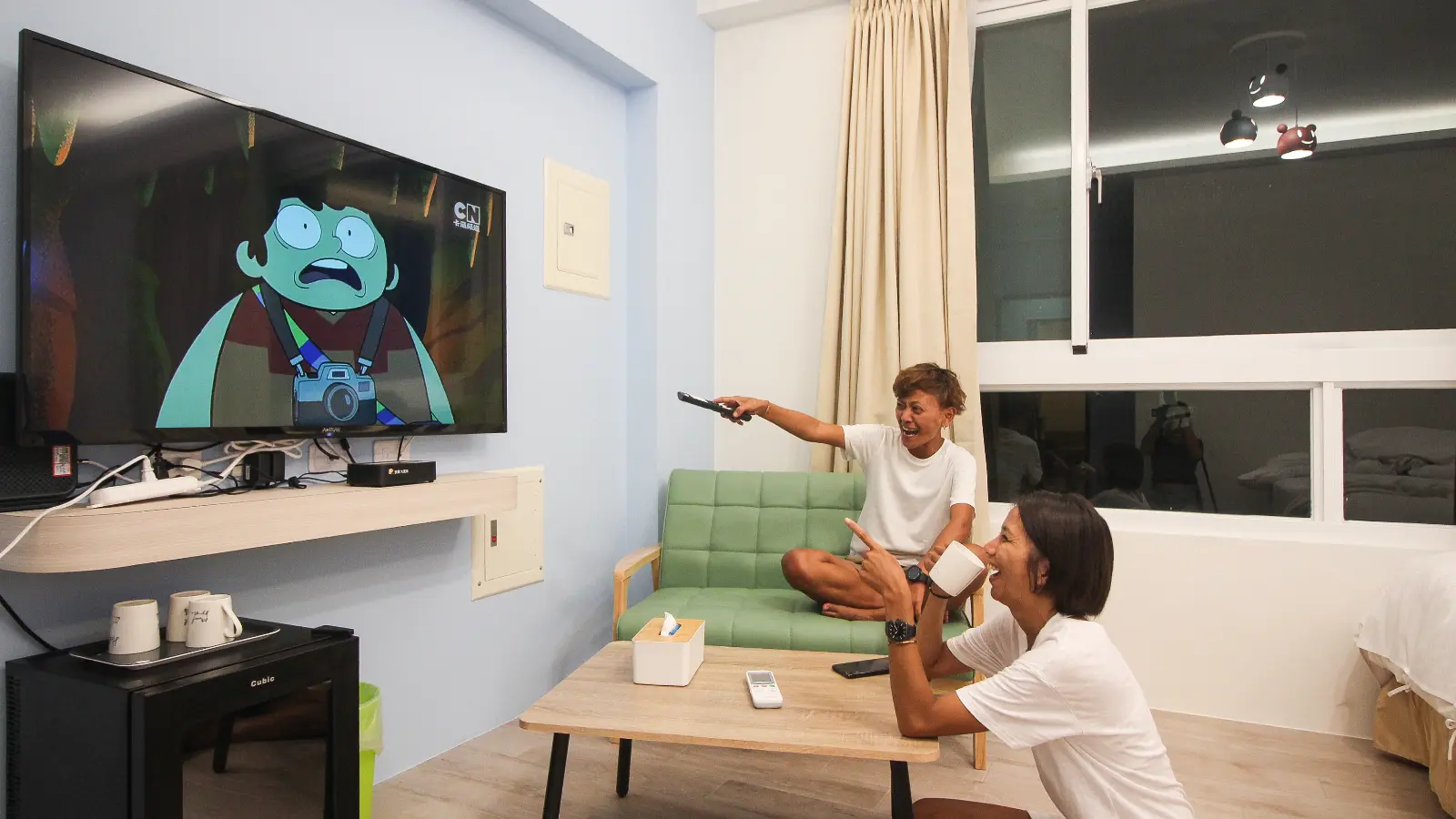 全館聯網電視，每間房都能看好看滿