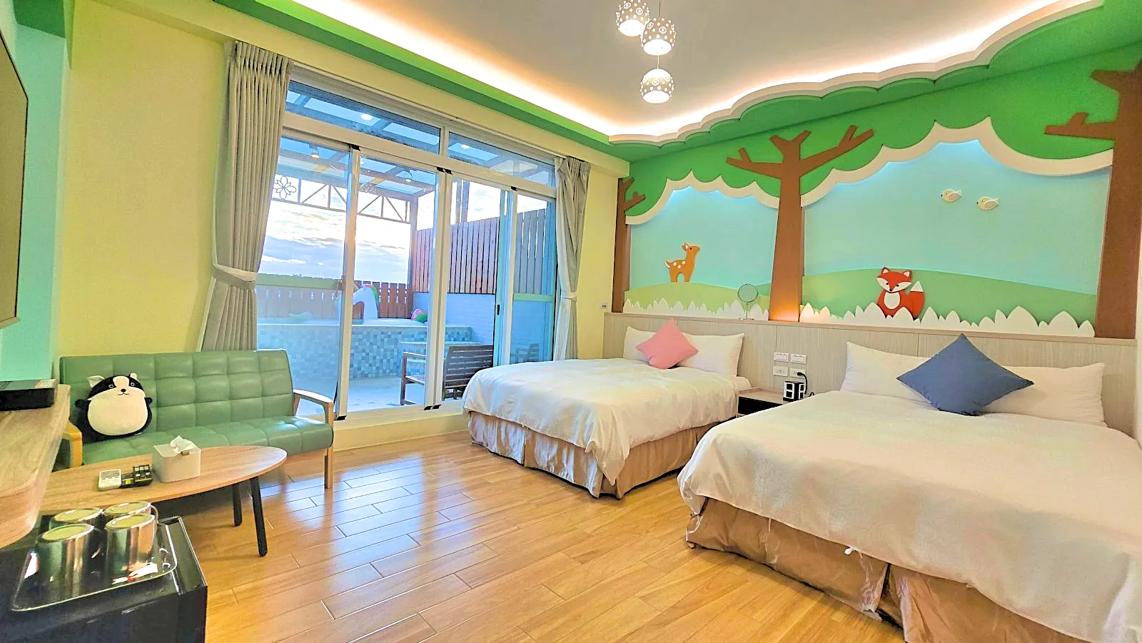 201動物森林　四人房，有戲水池前庭